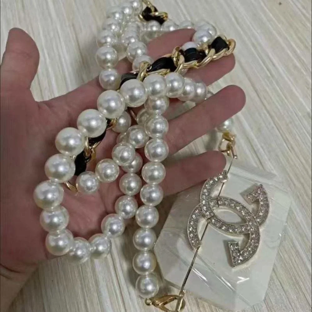 'Airpods' Pro Case - Picture 3 of 6